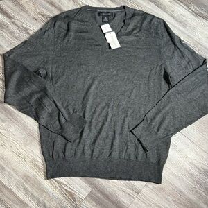 Banana Republic Men’s Silk Cotton Cashmere V-Neck Sweater Gray Size M NWT